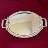 Silver-plated masterpiece: medium-sized oval tray with a noble shine